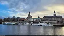 Geb�udevielfalt entlang der Elbe: v. l. n. r. Hochschule f�r Bildende K�nste, Frauenkirche und Oberlandesgericht in Dresden, fotografiert von der Augustusbr�cke.

🕓 22.12.2024 | 14:19 Uhr