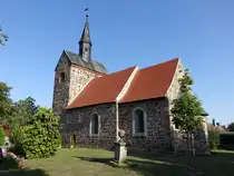 B�hne, evangelische Kirche, romanische Saalkirche aus dem 12. Jahrhundert (12.08.2025)