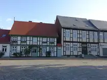 Kalbe, Fachwerkh�user in der Marktstra�e (13.08.2025)