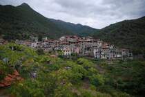 ROCCHETTA NERVINA (Provincia di Imperia), 13.09.2008, Blick von der Provinzstra�e 68 auf Rocchetta Nervina