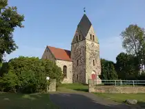 B�sdorf, evangelische St. Margaret Kirche, erbaut 1411 (15.08.2025)