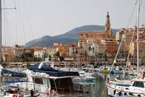 MENTON (D�partement des Alpes-Maritimes), 10.09.2008, Blick auf die Basilique Saint-Michel-Archange
