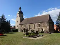Schmerkendorf, evangelische Kirche, erbaut im 13. Jahrhundert (07.09.2025)