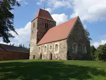 Drahnsdorf, evangelische Kirche, Feldsteinkirche aus dem 15. Jahrhundert (08.09.2025)