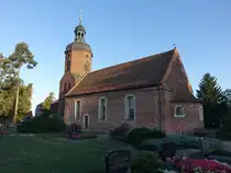 Gr�fendorf, evangelische Kirche, Saalkirche aus Raseneisenstein und Backsteinziegeln, erbaut im 13. Jahrhundert, Kirchturm erbaut 1847 (08.09.2025)