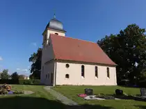 Niendorf, evangelische Dorfkirche, Saalkirche erbaut im 18. Jahrhundert durch den Maurermeister Richard Patyke (08.09.2025)