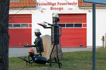 Skulpturen der FFw am Ger�tehaus in Breege . 31.01.2026