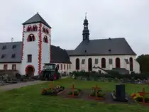 Filzen, Pfarrkirche St. Josef im ehem. Franziskanerinnenkloster, erbaut von 1712 bis 1720 (09.10.2025)