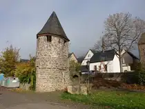 Ediger, Unterer Turm, erbaut im 14. Jahrhundert (07.11.2025)