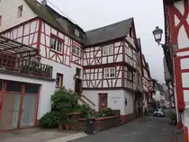 Sankt Aldegund, Fachwerkh�user in der Christophorus Stra�e (07.11.2025)