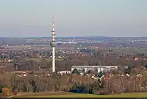 Leipzig von oben (5/6):
Im S�dosten (Stadtteil Holzhausen) steht ein 132 Meter hoher Fernmeldeturm der Telekom. Er wurde 1995 erbaut und dient v. a. der Ausstrahlung von UKW-Radioprogrammen.
Aufnahmeort ist das V�lkerschlachtdenkmal.

🕓 4.3.2025 | 15:50 Uhr