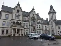 Schloss Hasperde, erbaut ab 1675, Umbau zur Dreifl�gelanlage von 1883 bis 1893 im Stil der Neorenaissance (06.12.2025)