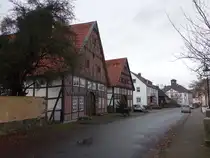 Lauenau, Fachwerkh�user in der Lange Stra�e (06.12.2025)