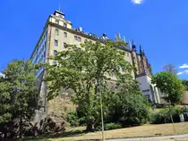 Ansicht auf das Residenzschloss. Das Schloss Altenburg ist ein bedeutendes historisches Wahrzeichen in Th�ringen. Es ist vor allem als ehemalige Residenz der Herz�ge von Sachsen-Altenburg bekannt und beherbergt heute ein kulturgeschichtliches Museum mit der ber�hmten Spielkartensammlung. Foto 07.08.22