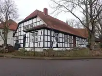 Hahlen, alte Schule am Kapellenweg, erbaut 1820 (09.12.2025)