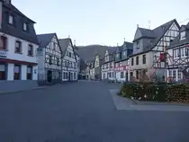 Kobern, Fachwerkh�user am Marktplatz (26.12.2025)