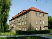 Eines der wenigen gut erhaltenen u. genutzten Geb�ude der Bahn ist das Sozialgeb�ude der DB Regio am Bahnhof. Fr�her gab es darin noch die Kantine am Bahnhof u. die Telefon-Vermittlung.