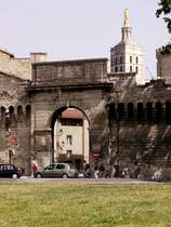 AVIGNON (D�partement Vaucluse), 16.06.2006, ein Tor der Stadtmauer