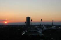 Sonnenuntergang �ber dem Olympiastadion (08/2007)