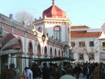 LOUL� (Concelho de Loul�), 05.02.2005, in der Rua 9 de Abril neben der Markthalle