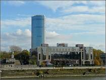 Der K�lner Triangle Panorama Turm fotografiert von gegen�berliegenden Rheinufer am 08.11.08. (Jeanny)