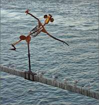 Lebendige und zum Gl�ck nicht lebendige Figuren aufgenommen an der Hohenzollernbr�cke in K�ln am 08.11.08. (Jeanny)