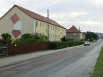 Laucha an der Unstrut - Die Eckartsbergaer Stra�e Richtung Schule - September 2008