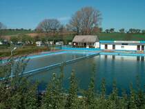 Laucha - Schwimmbad am Herrenteich - Foto vom 29.04.2007 - da war es leider schon geschlossen.