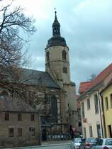 Laucha an der Unstrut - Blick auf die Kirche von der Herrenstra�e aus - Aufnahme vom 26.03.2006