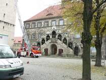 Laucha an der Unstrut - Das Rathaus - Die Kirchturmuhr erh�lt ein neues Zifferblatt - 07.11.2008