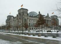 Der Reichstag. Mehr muss man dazu nicht sagen wird doch im Innern reichlich diskutiert...
(November 2008)