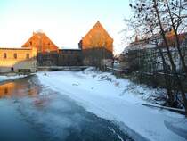 Laucha an der Unstrut - Blick �ber das Wehr zur alten M�hle - Foto vom 10.01.2009