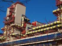 L�nge 257m, Breite 134m, H�he 54m.Das Klinikum in Aachen, seit kurzem steht dieses Geb�ude unter Denkmalschutz als Zeugnis der Hightech Architektur in Deutschland.