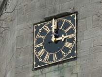 Laucha an der Unstrut - Anbringen der neuen Zeiger - Nun wird noch der gro�e Zeiger montiert - 19.11.2008