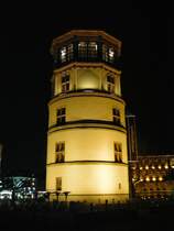 Der Turm auf dem Burgplatz in D�sseldorf am Abend des 08.03.2004.