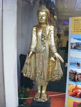 Die Schaufensterdekoration eines Reiseb�ros an der Reinoldikirche in Dortmund am 03. April 2008.