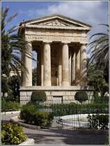 In den Lower Barracca Gardens steht ein kleiner Tempel im dorischen Stil. 21.03.2009