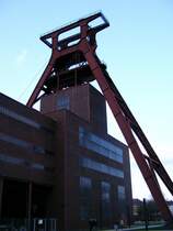 Der F�rderturm �ber dem Schacht 12 der Zeche Zollverein in Essen-Katernberg am 28. M�rz 2009.