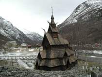 Die Stabkirche Borgund ist die bekannteste und besterhaltenste Stabkirche in Norwegen. Sie wurde ca. 1150 erbaut. Borgund liegt im L�rdalen, an der E 16 Oslo-Bergen.