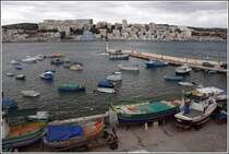 In St. Paul's Bay gibt es mehrere kleine H�fen, in denen Fischer- und Freizeitboote Platz finden. Am gegen�berliegenden Ufer ist der Ort Xemxija zu sehen. 19.03.2009