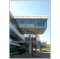 Verwaltungsgeb�ude in Ettlingen. Auskragende Bauteile. 19.04.2009 (Matthias)