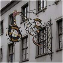 Wirtshausschild  Weinhaus Schnabel  in W�rzburg. 05/2009