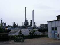 Anlagen der Chemiewerke in Marl-Brassert, fotografiert vom Gel�nde der Zeche Auguste Victoria 3/7 beim Tag der offenen T�r am 9. Mai 2009. 
