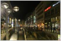 Blick in die Stuttgarter K�nigstra�e, vom Hauptbahnhof aus gesehen. 30.11.2006 (Matthias)