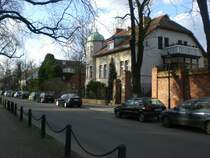 April 2009, dies ist Alt-Wittenau. Ein paar Meter weiter ist schon das M�rkische Viertel. 