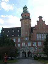 April 2009, hier seht ihr das Rathaus Reinickendorf. Aus meiner Sicht ist es eins der sch�nsten Rath�user von Berlin wegen des imposanten Turms und der wundersch�nen Fassade.