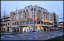 Fast am Hbf. In diesem Geb�ude befinden sich die Spielbank und das Intercity- Hotel von Stralsund.