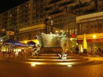 Der Springbrunnen in der Leiterstra�e in Magdeburg. Als kleines Kind bin ich immer die Leiter hochgeklettert und habe von oben in den Brunnen geguckt ;-) Fotografiert am 15.08.2009.