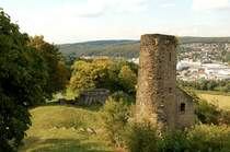 Einer der drei verbliebenen T�rme der Burg Volmarstein, die zur Stadt Wetter geh�rt. Im n�chsten Jahr am 2. und 3. Juli findet hier wieder ein Irish Folk Festival statt.