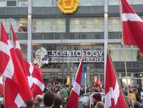 Ein eher unbehagliches Gef�hl haben die Berliner mit Blick auf ihre neueste  Institution . Das Scientology-Geb�ude in der Otto-Suhr-Allee nahe dem Ernst-Reuter-Platz wurde am 13.1.2007 feierlich er�ffnet.